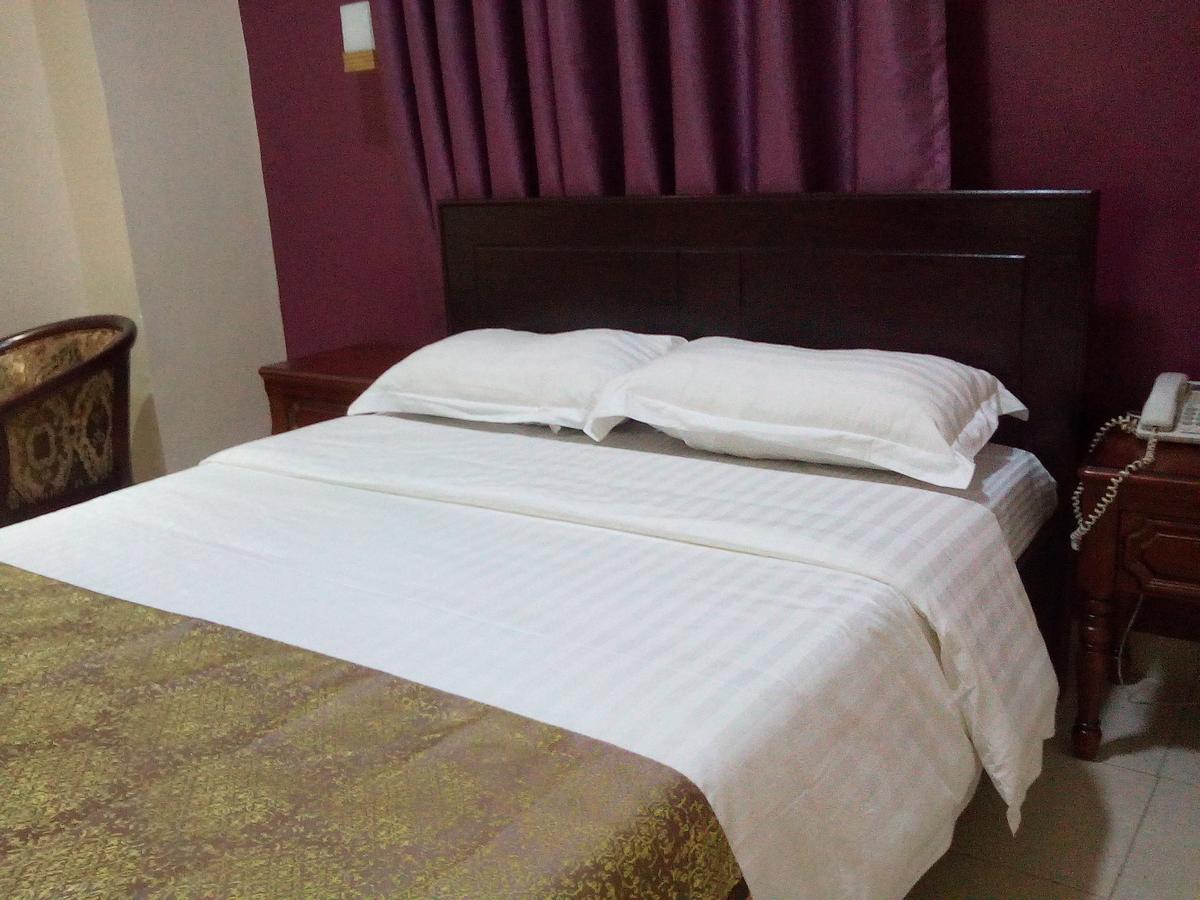 Diamonds Hotel คัมพาลา ภายนอก รูปภาพ
