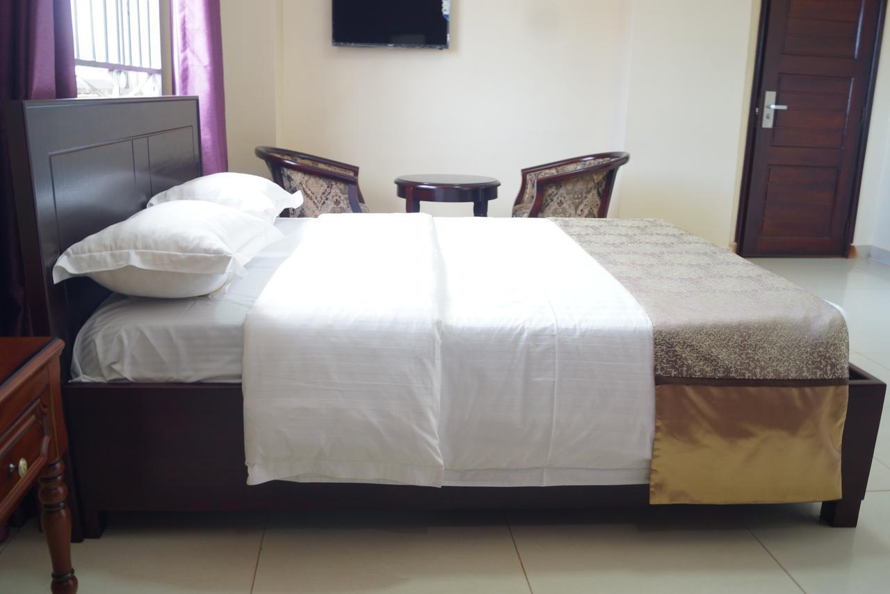 Diamonds Hotel คัมพาลา ภายนอก รูปภาพ