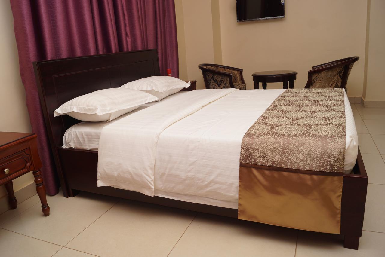 Diamonds Hotel คัมพาลา ภายนอก รูปภาพ