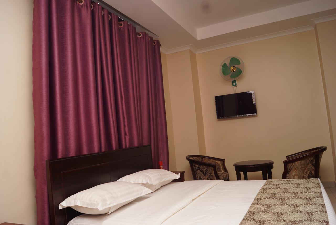 Diamonds Hotel คัมพาลา ภายนอก รูปภาพ