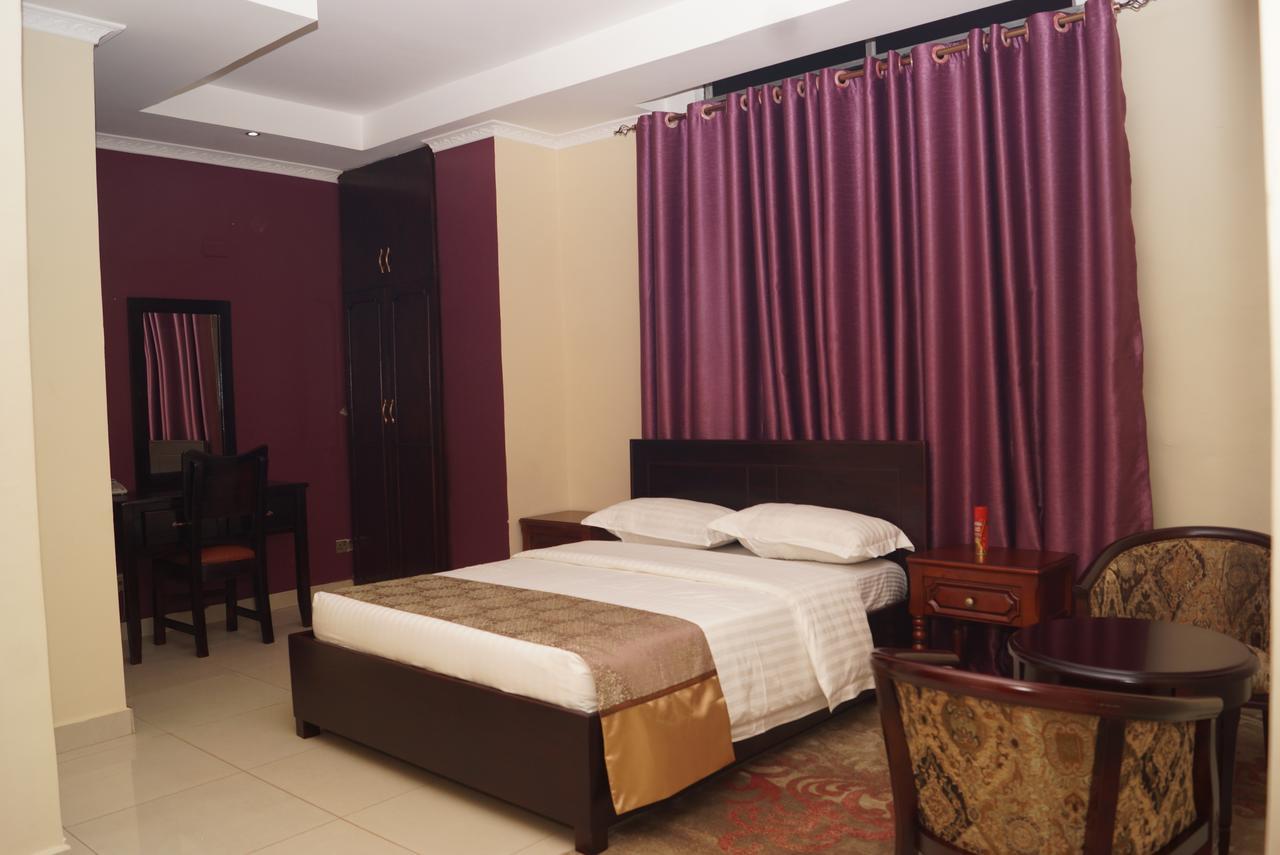 Diamonds Hotel คัมพาลา ภายนอก รูปภาพ