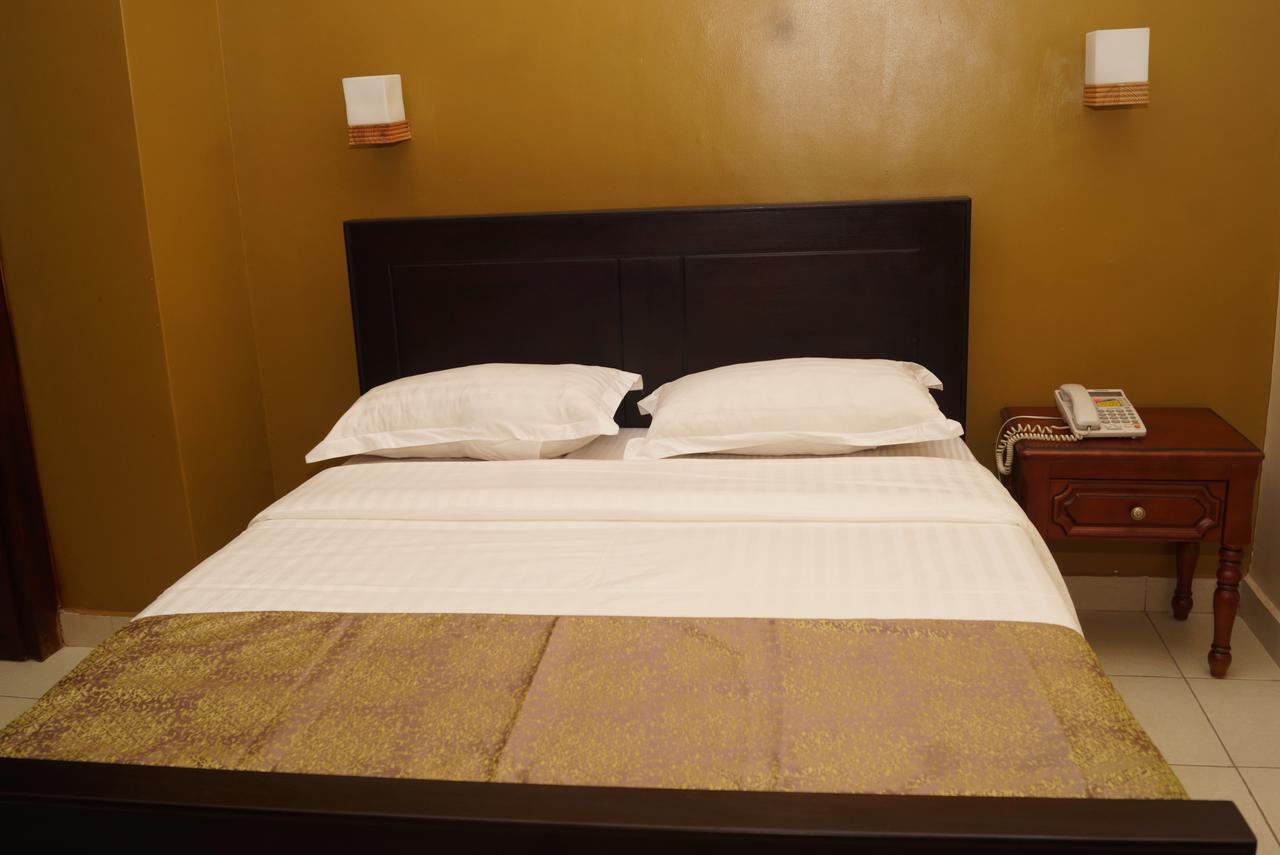 Diamonds Hotel คัมพาลา ภายนอก รูปภาพ