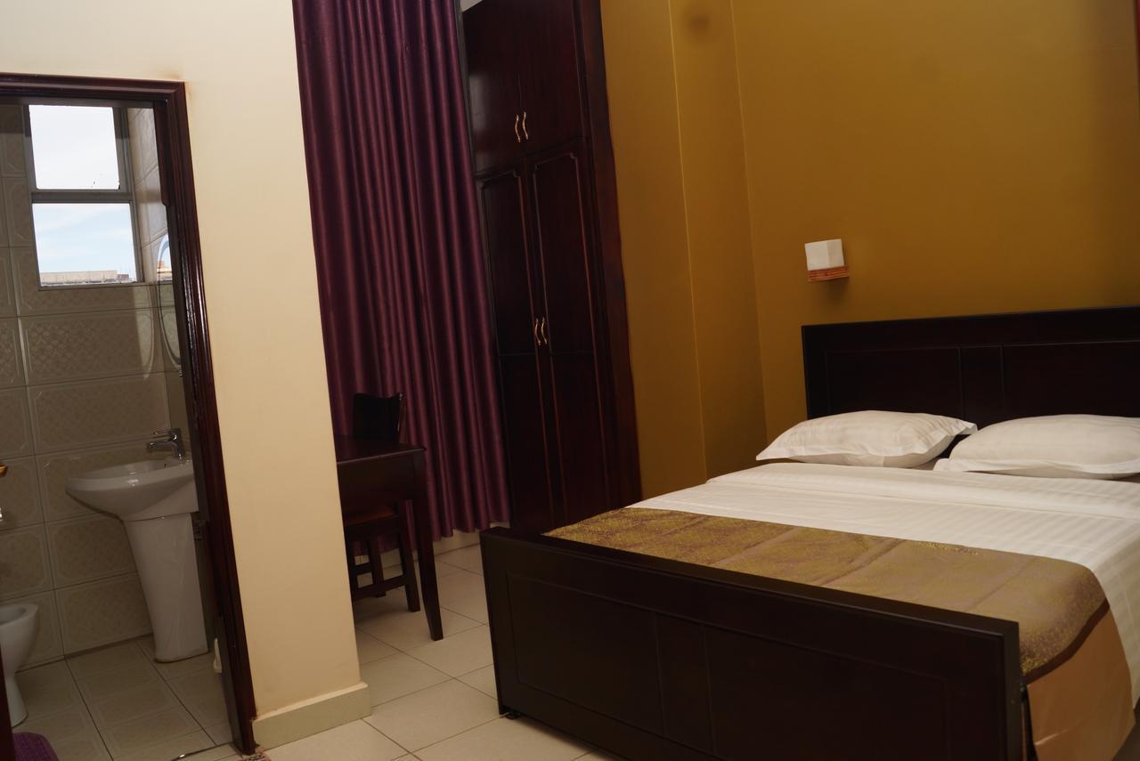 Diamonds Hotel คัมพาลา ภายนอก รูปภาพ