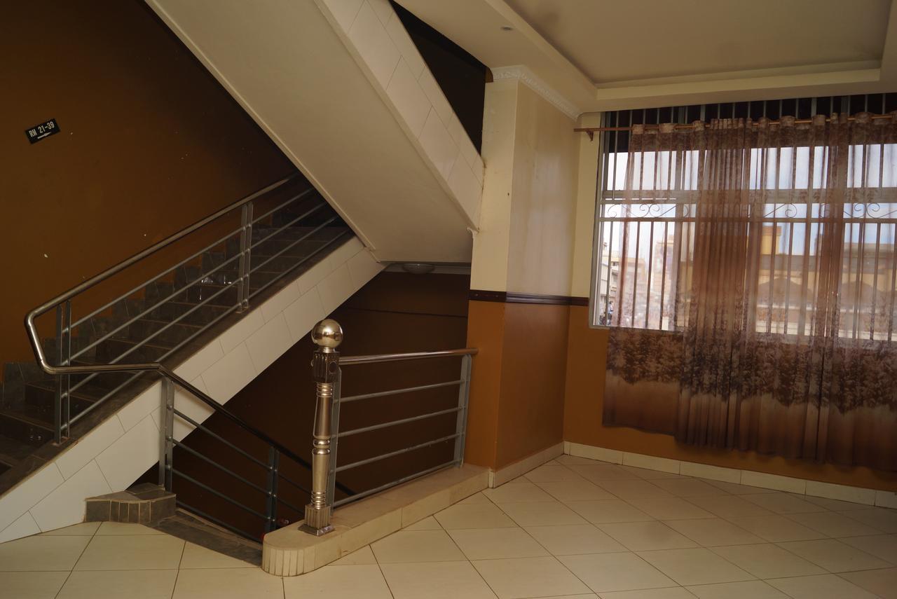 Diamonds Hotel คัมพาลา ภายนอก รูปภาพ