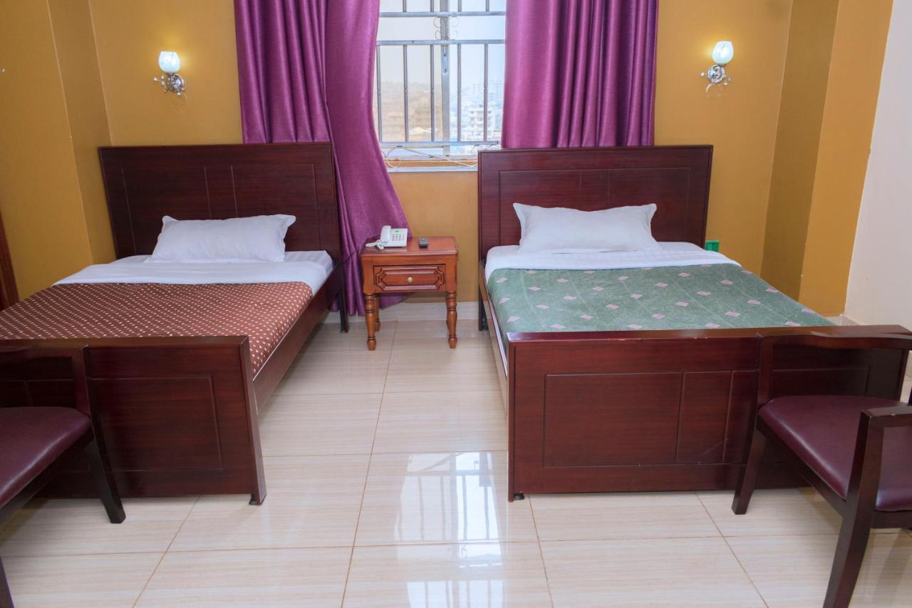 Diamonds Hotel คัมพาลา ภายนอก รูปภาพ