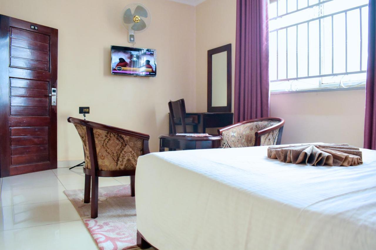 Diamonds Hotel คัมพาลา ภายนอก รูปภาพ