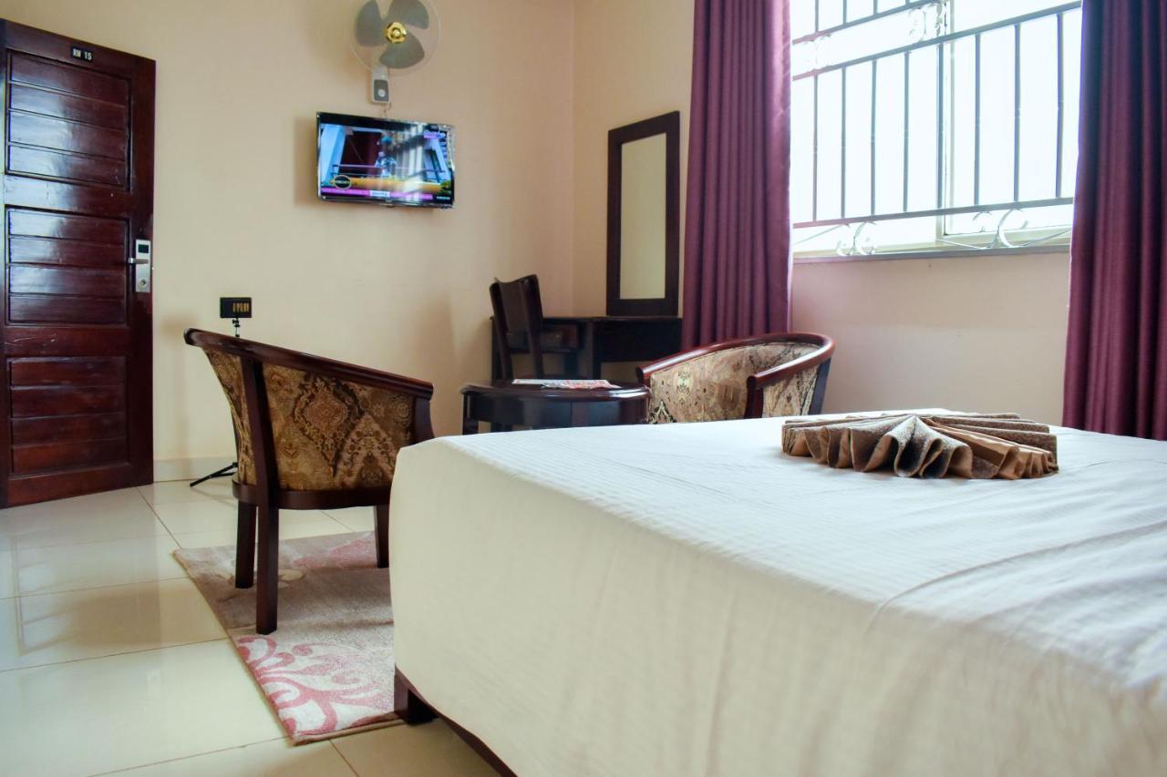 Diamonds Hotel คัมพาลา ภายนอก รูปภาพ